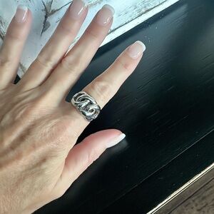 Elegant Silver Women's Ring